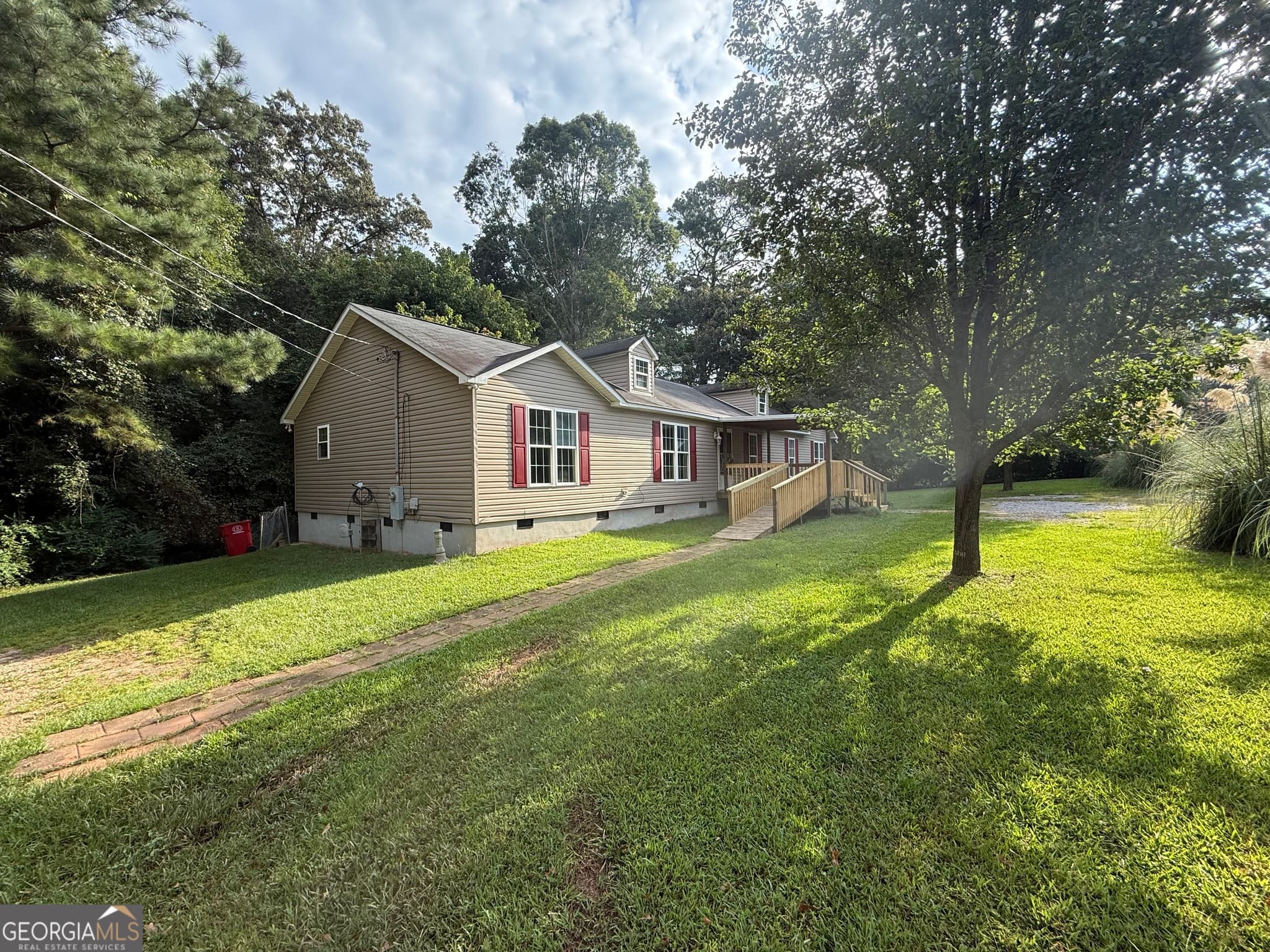 4 bedroom, 2 bathroom, 2,160 sq ft single family residence under contract at 714 Yates Road, Bowdon, GA 30108 — photo 3