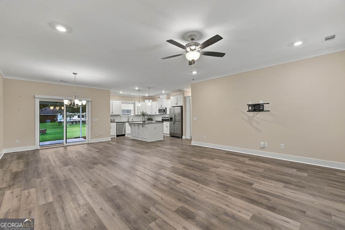 4 bedroom, 2.5 bathroom, 2,012 sq ft single family residence for sale at 157 Common Way, Jesup, GA 31545 — photo 8