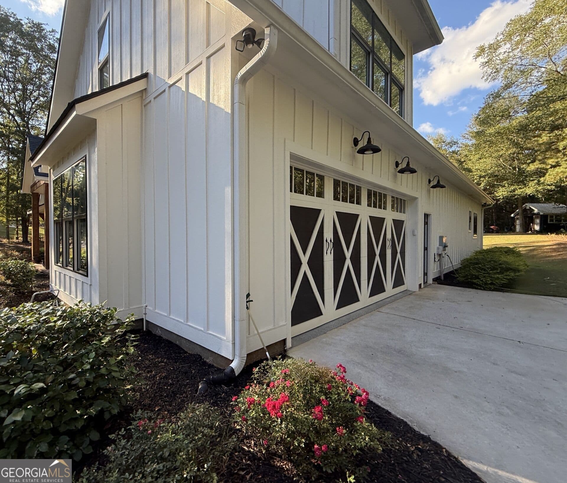 4 bedroom, 3.5 bathroom, 2,911 sq ft single family residence for sale at 201 Parker Road, Mcdonough, GA 30252 — photo 2