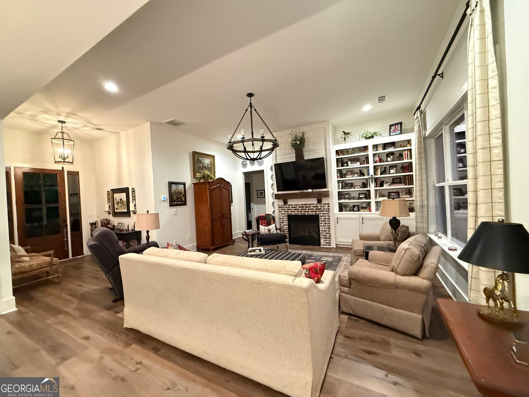 4 bedroom, 3.5 bathroom, 2,911 sq ft single family residence for sale at 201 Parker Road, Mcdonough, GA 30252 — photo 9