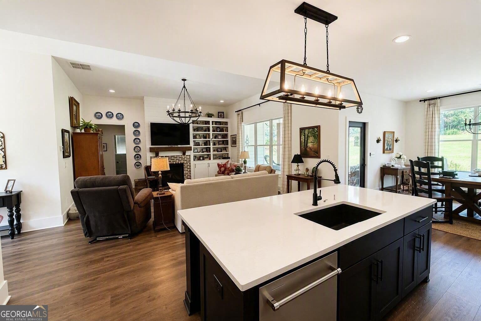 4 bedroom, 3.5 bathroom, 2,911 sq ft single family residence for sale at 201 Parker Road, Mcdonough, GA 30252 — photo 8