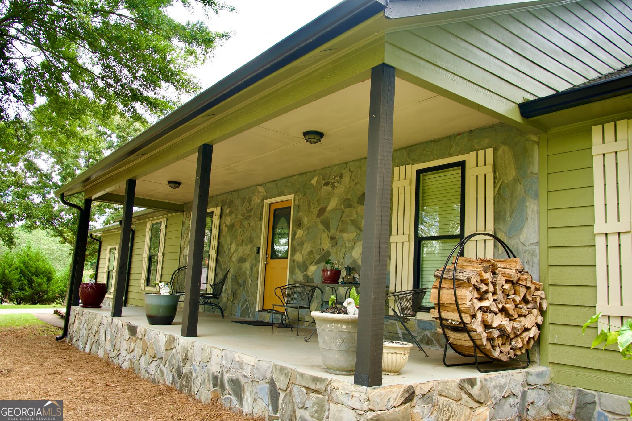 3 bedroom, 2 bathroom, 1,866 sq ft single family residence for sale at 17 Wedgefield Court, Mcdonough, GA 30252 — photo 3