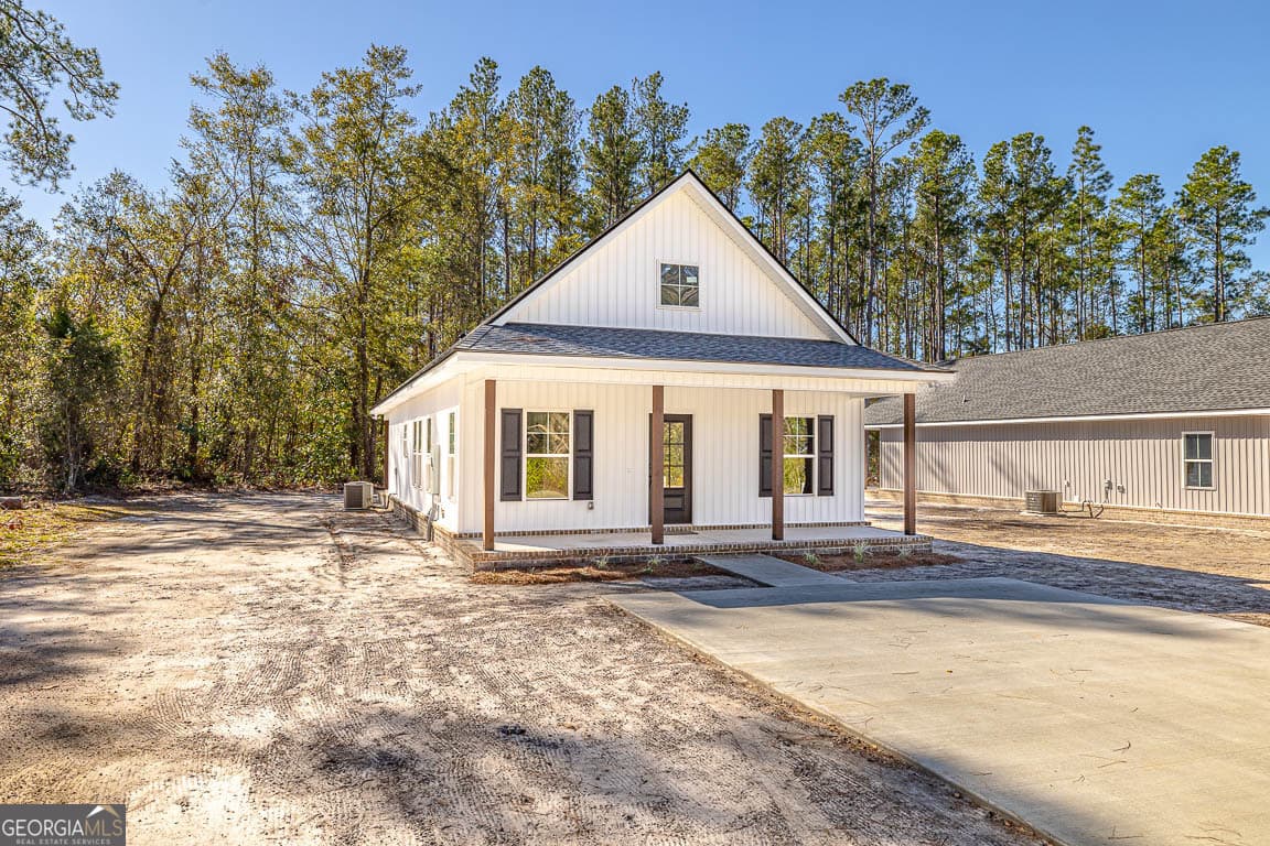 2 bedroom, 2 bathroom, 1,260 sq ft single family residence sold at 141 S Deborah Circle, Jesup, GA 31546