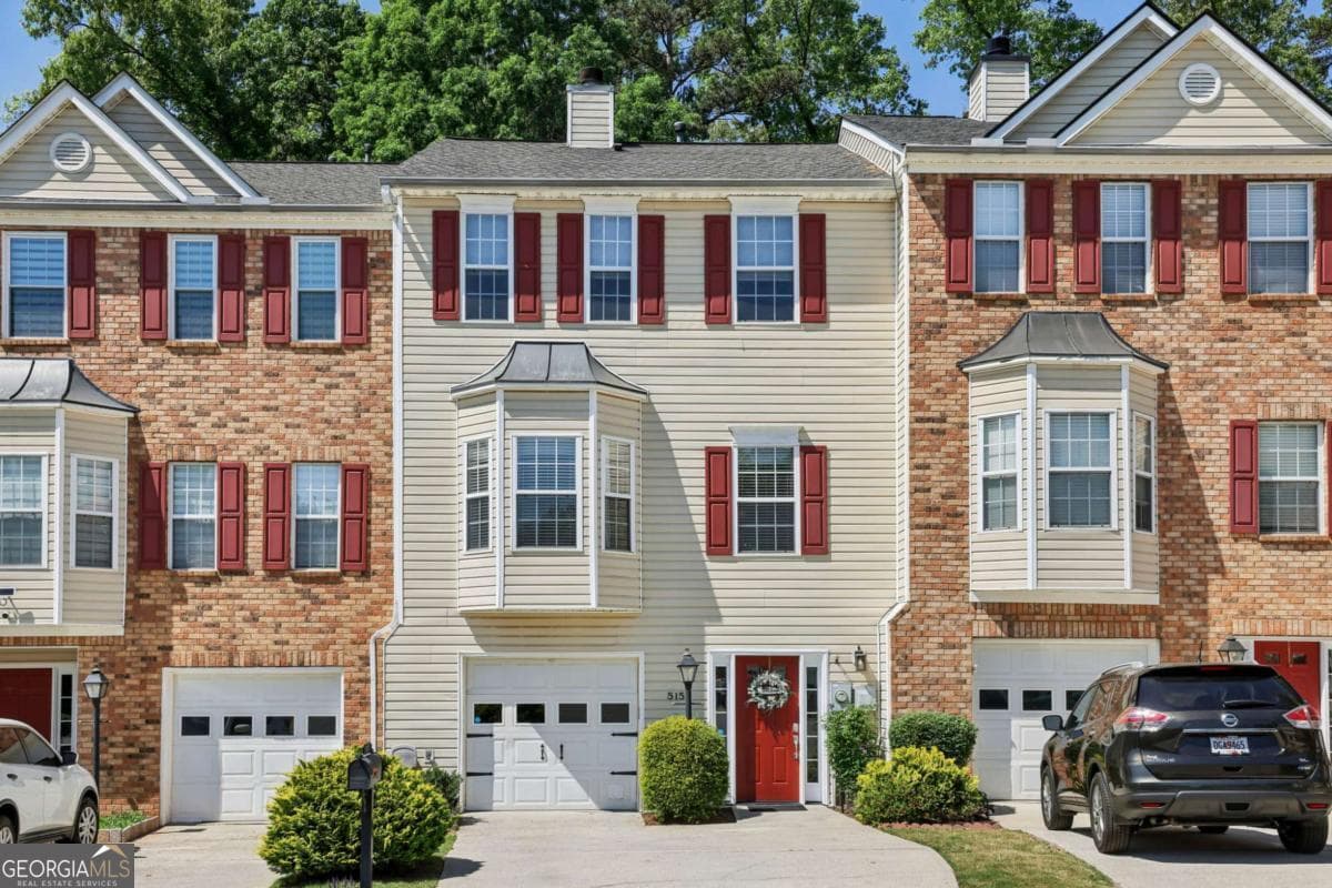 3 bedroom, 3.5 bathroom, 2,411 sq ft townhouse sold at 515 Abbotts Mill Drive, Johns Creek, GA 30097