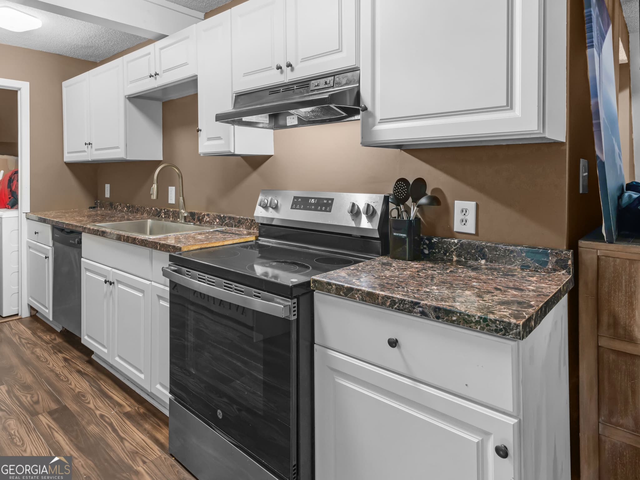 3 bedroom, 2 bathroom, 1,151 sq ft single family residence for sale at 2144 Turtle Cove Throughway, Monticello, GA 31064 — photo 5