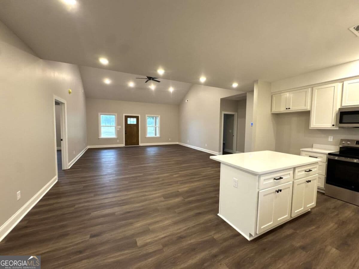 3 bedroom, 2 bathroom, 1,800 sq ft single family residence for sale at 114 Lord Hatcher Drive, Dexter, GA 31019 — photo 7