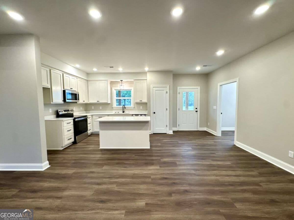 3 bedroom, 2 bathroom, 1,800 sq ft single family residence for sale at 114 Lord Hatcher Drive, Dexter, GA 31019 — photo 9