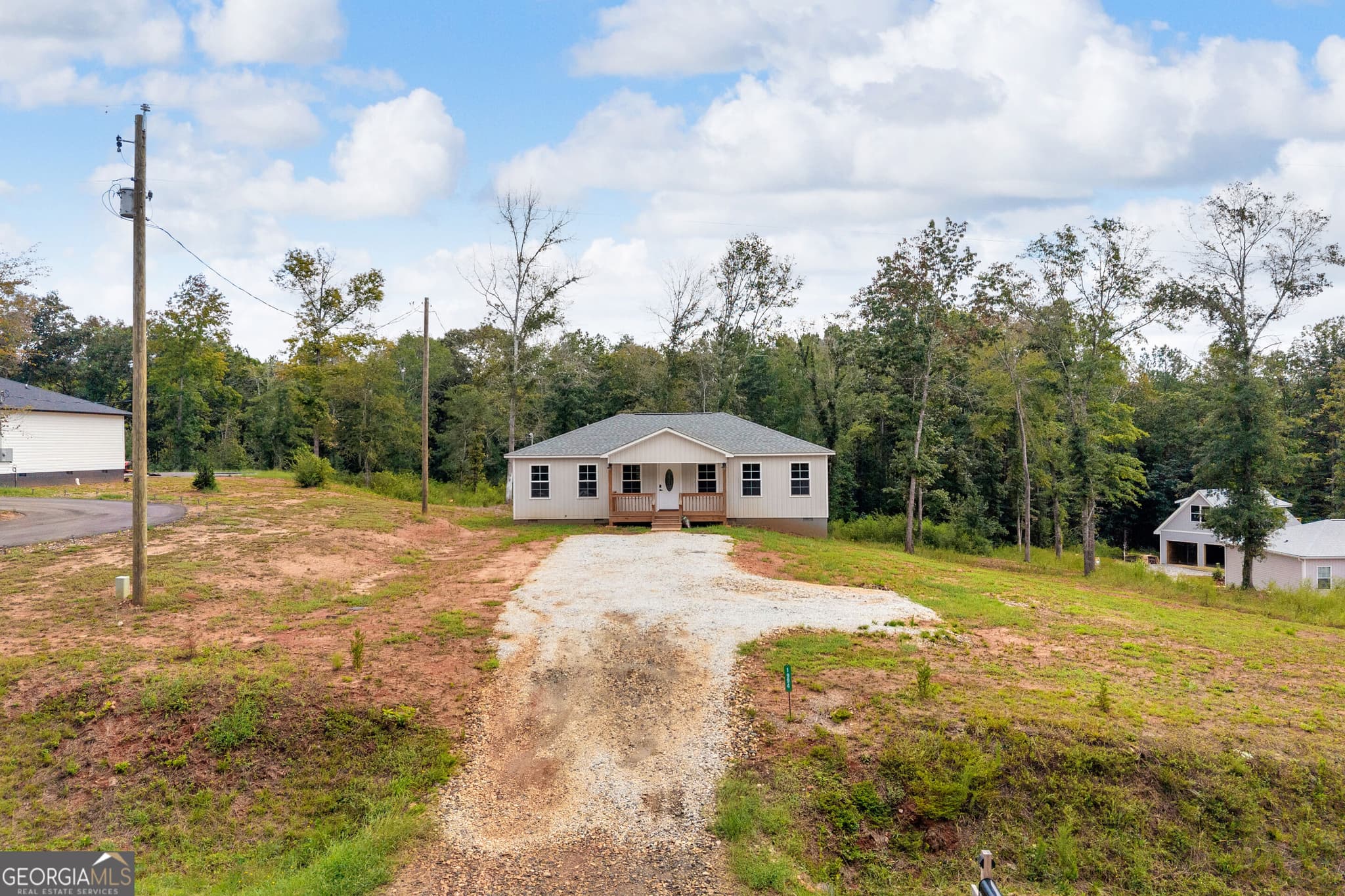 3 bedroom, 2 bathroom, 1,232 sq ft single family residence for sale at 1994 Tower Road, Martin, GA 30557 — photo 2