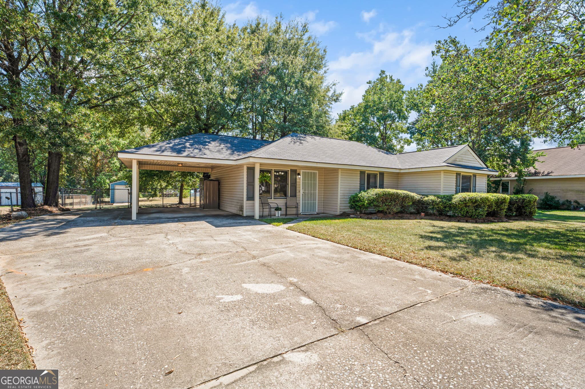 3 bedroom, 2 bathroom, 1,148 sq ft single family residence under contract at 108 Shannon Lane, Centerville, GA 31028 — photo 3