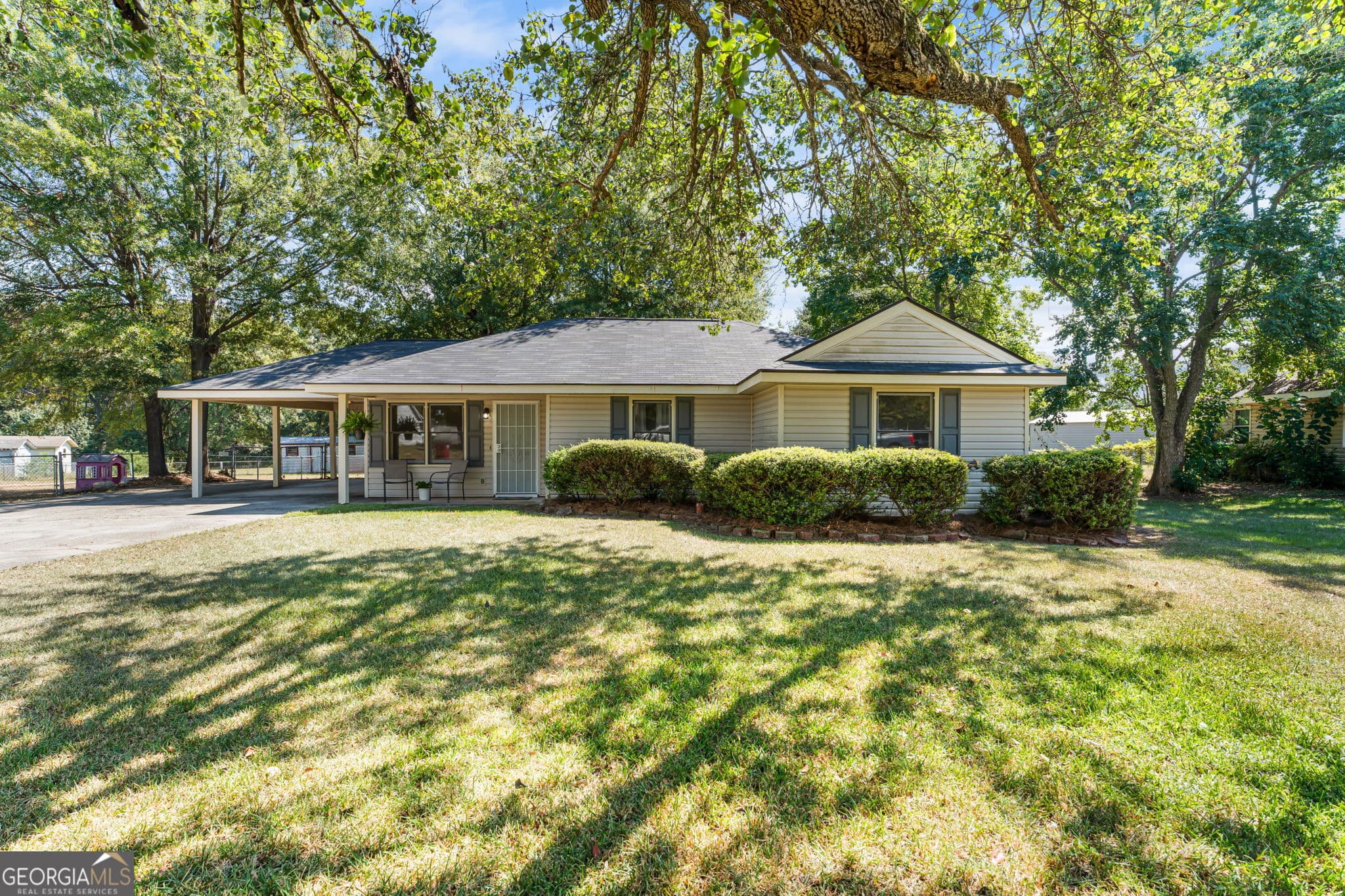 3 bedroom, 2 bathroom, 1,148 sq ft single family residence under contract at 108 Shannon Lane, Centerville, GA 31028