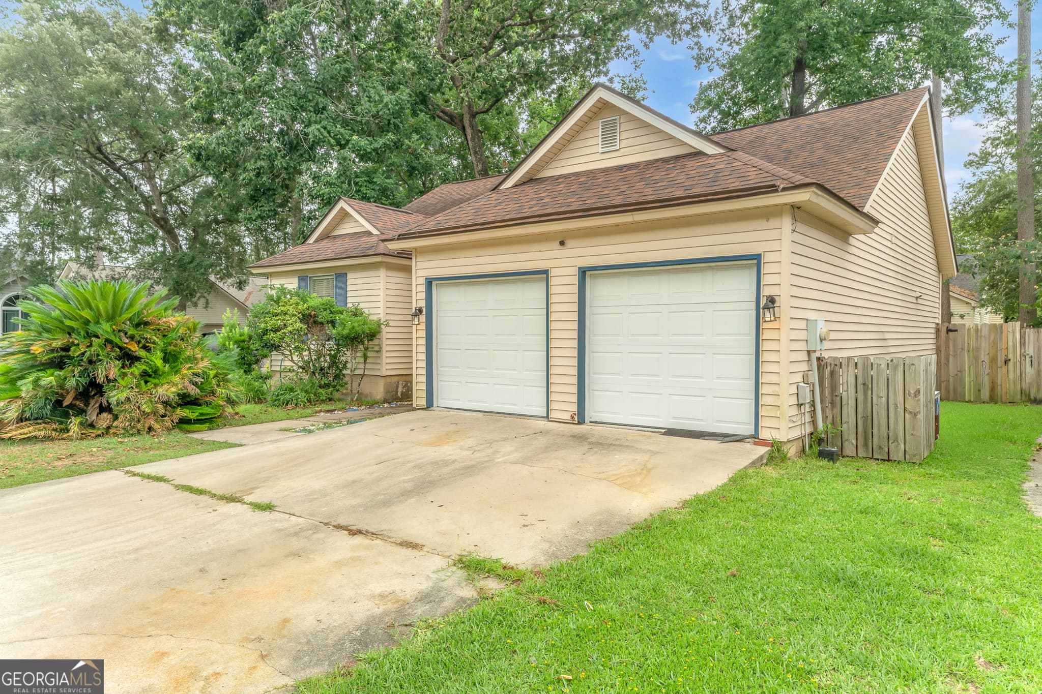 3 bedroom, 2 bathroom, 1,240 sq ft single family residence under contract at 250 Sugar Mill Drive, Savannah, GA 31419 — photo 5