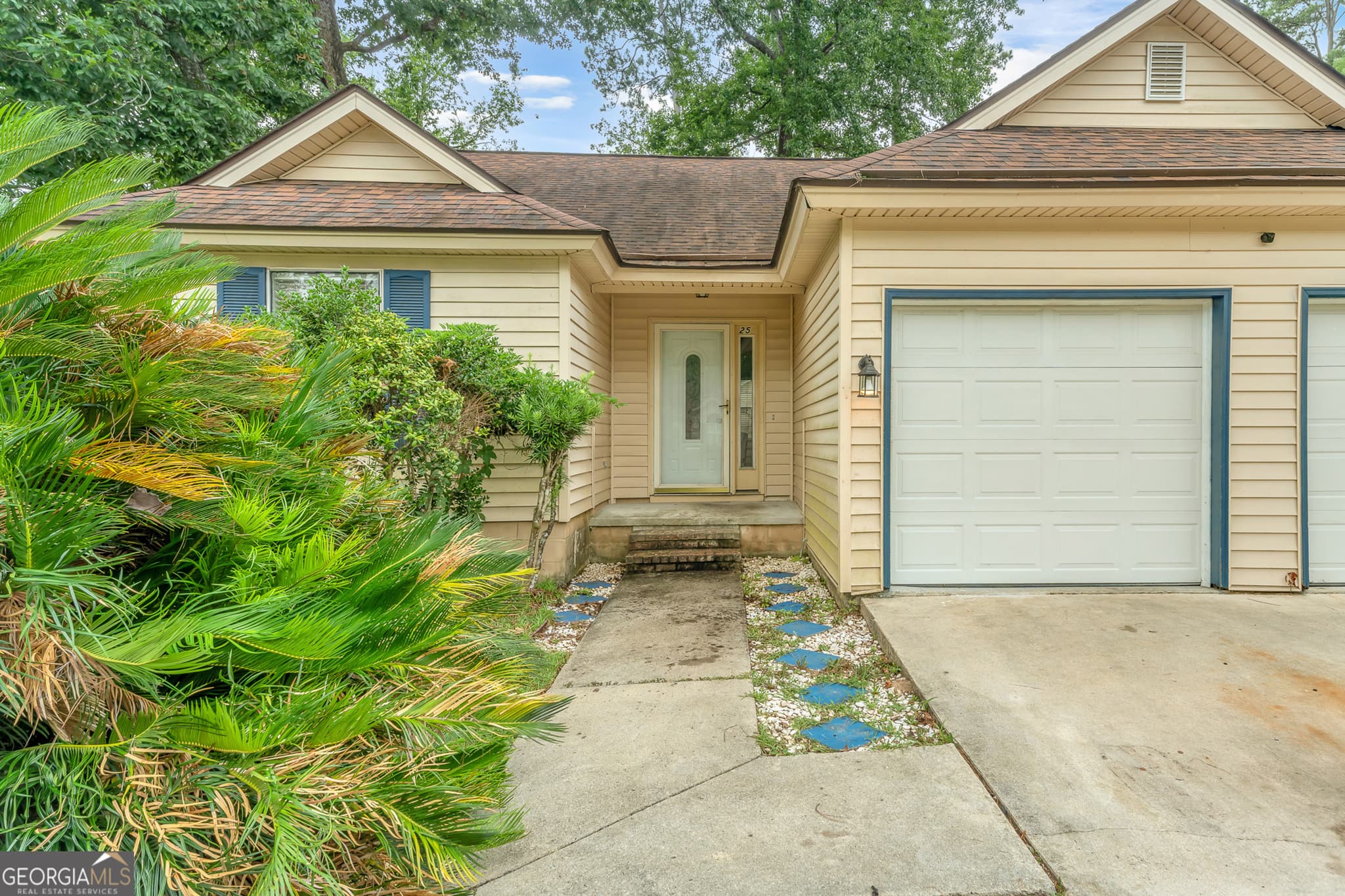 3 bedroom, 2 bathroom, 1,240 sq ft single family residence under contract at 250 Sugar Mill Drive, Savannah, GA 31419 — photo 4