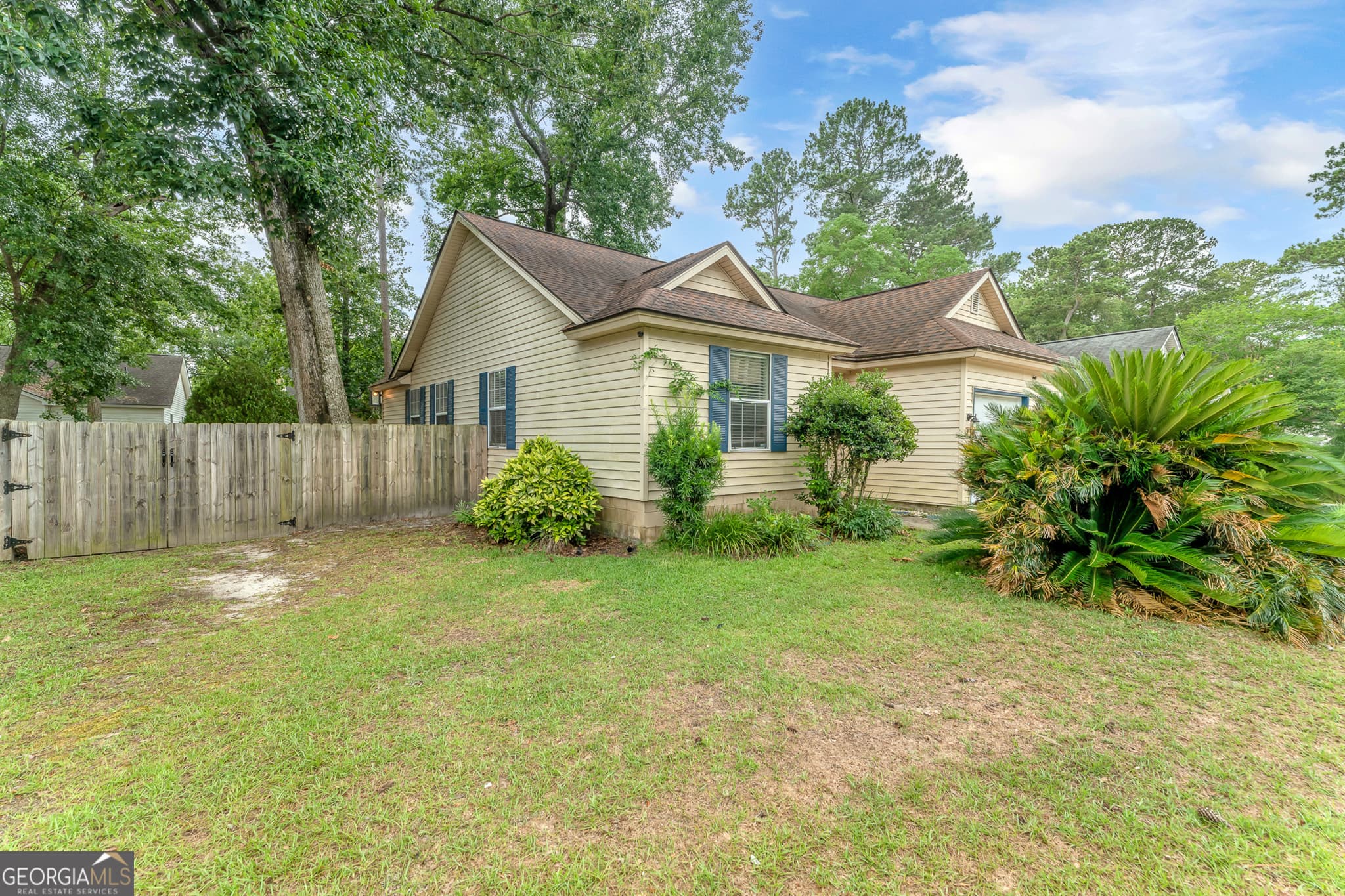 3 bedroom, 2 bathroom, 1,240 sq ft single family residence under contract at 250 Sugar Mill Drive, Savannah, GA 31419 — photo 8