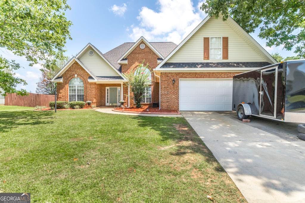 4 bedroom, 2 bathroom, 2,394 sq ft single family residence for sale at 112 Finch Drive, Kathleen, GA 31047