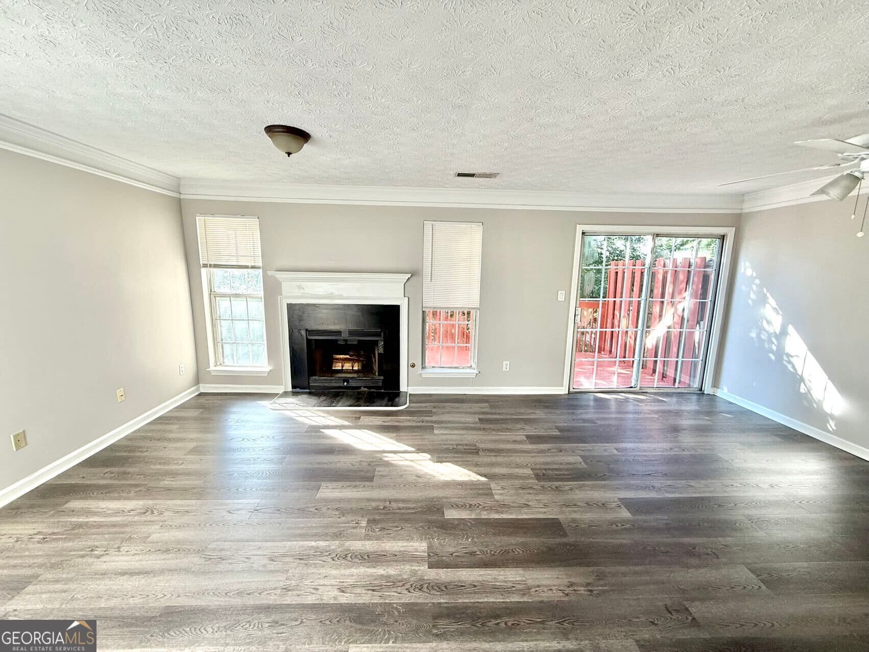 3 bedroom, 2.5 bathroom, 1,596 sq ft townhouse for rent at 1713 Barrington Overlook, Marietta, GA 30066 for $1,995 a month — photo 2