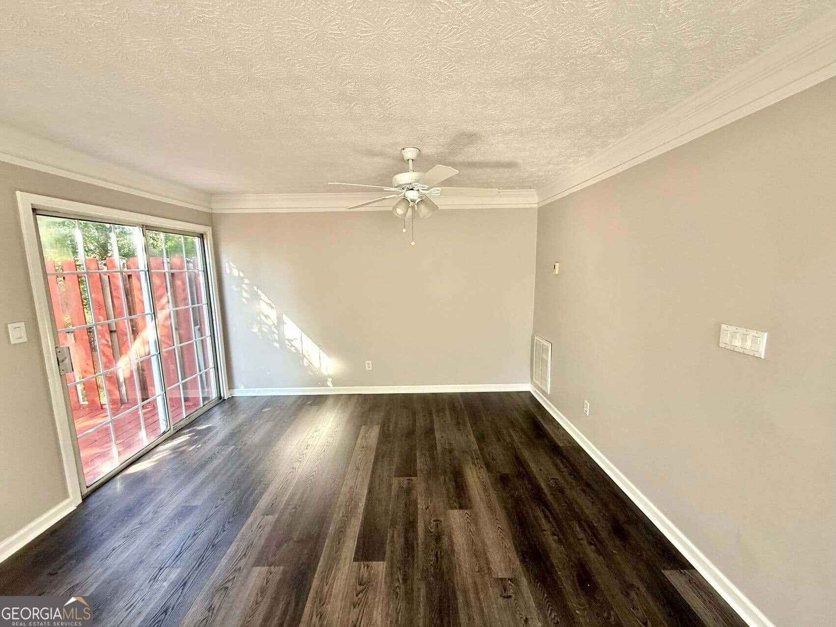 3 bedroom, 2.5 bathroom, 1,596 sq ft townhouse for rent at 1713 Barrington Overlook, Marietta, GA 30066 for $1,995 a month — photo 3
