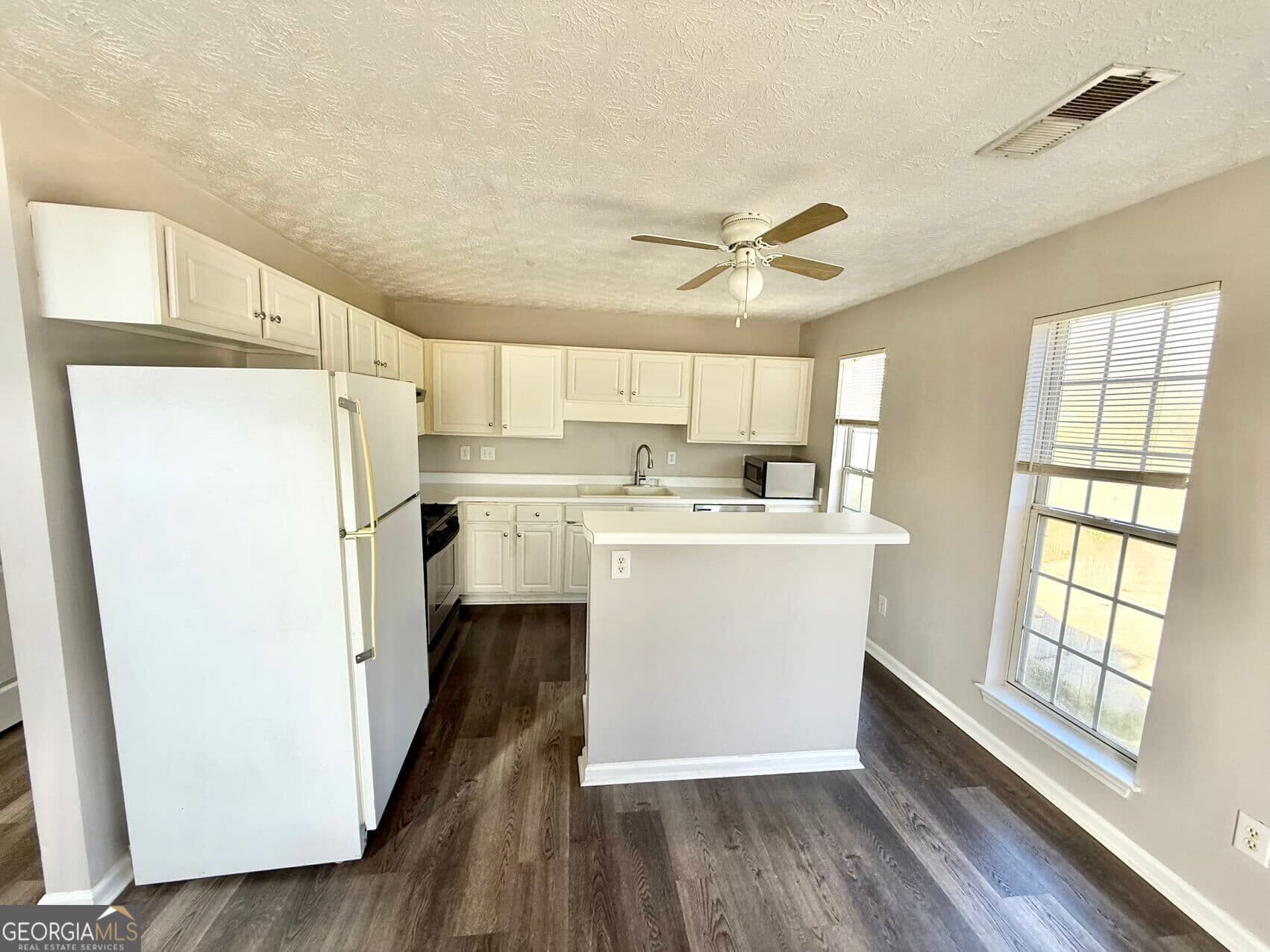 3 bedroom, 2.5 bathroom, 1,596 sq ft townhouse for rent at 1713 Barrington Overlook, Marietta, GA 30066 for $1,995 a month — photo 8