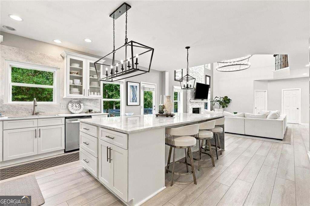 5 bedroom, 5 bathroom, 4,352 sq ft single family residence for sale at 6190 Vista Crossing Way, Cumming, GA 30028 — photo 7