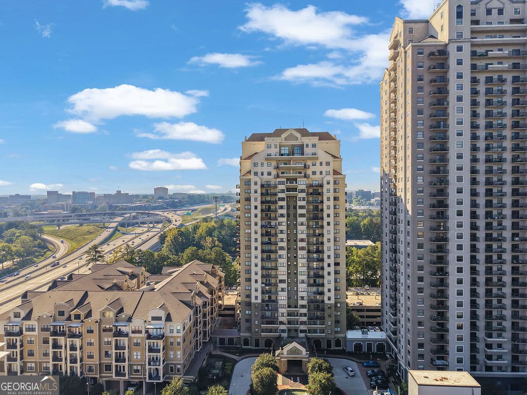 1 bedroom, 1 bathroom, 703 sq ft condominium for sale at 795 Hammond Drive 1005, Sandy Springs, GA 30328 — photo 7