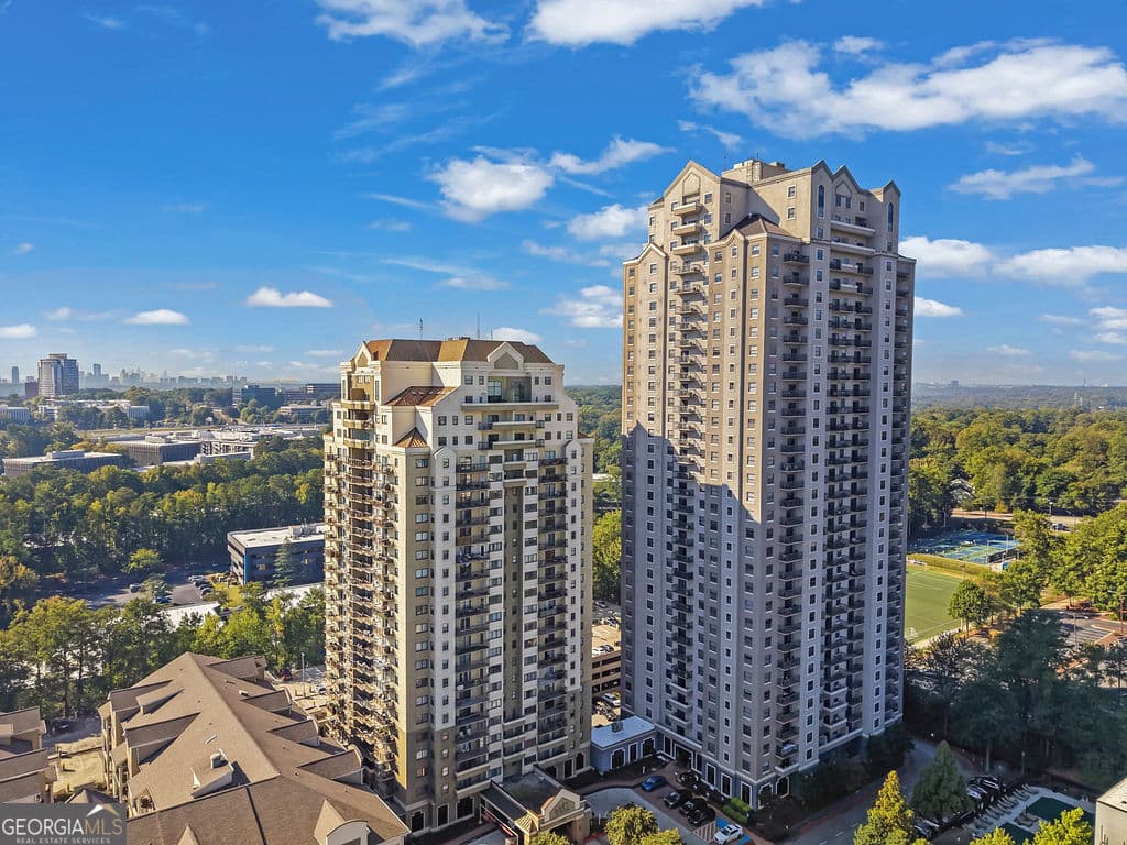 1 bedroom, 1 bathroom, 703 sq ft condominium for sale at 795 Hammond Drive 1005, Sandy Springs, GA 30328 — photo 1 of 47