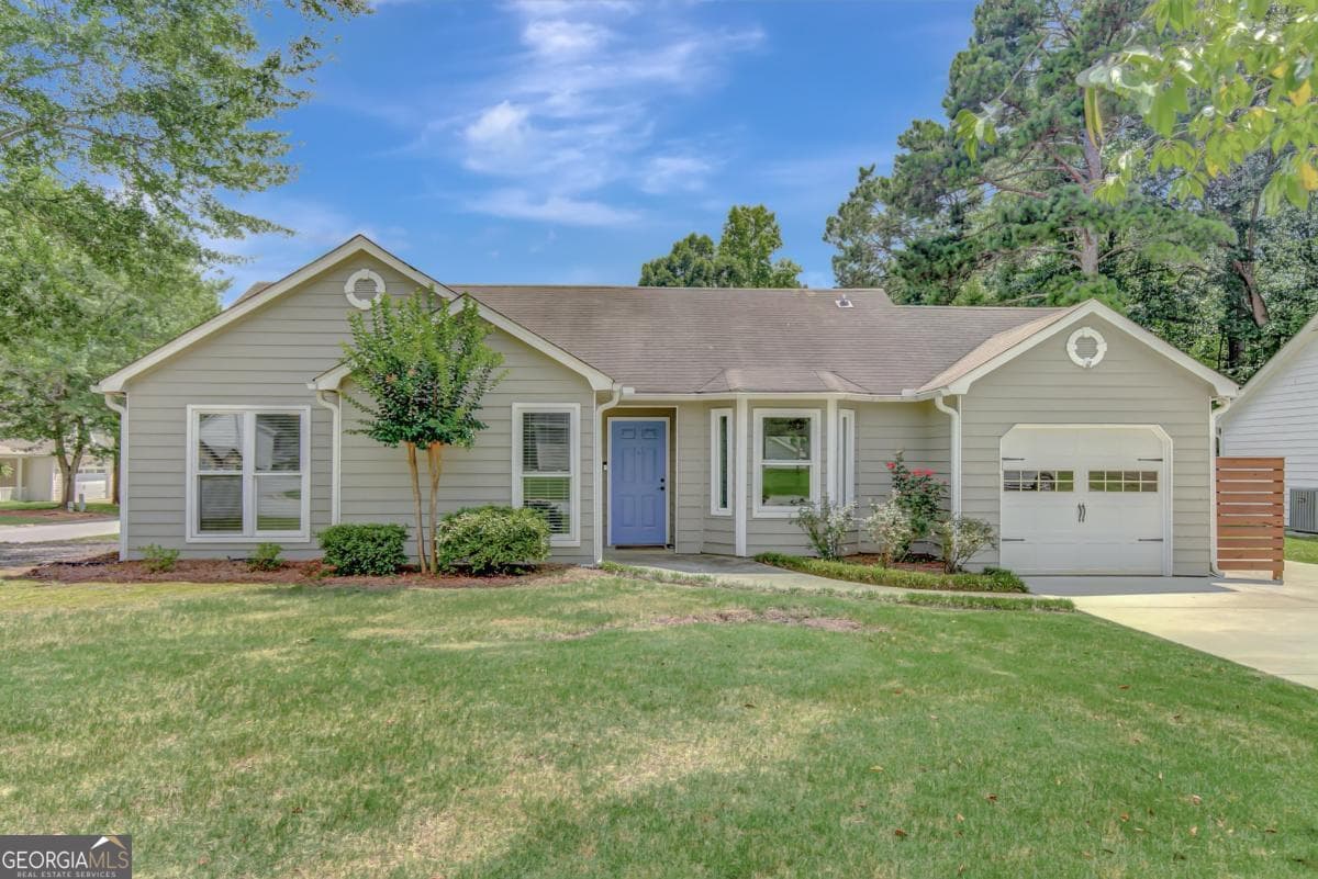 3 bedroom, 2 bathroom, 1,158 sq ft single family residence for rent at 506 Iris Glen, Peachtree City, GA 30269 for $2,200 a month — photo 1 of 1