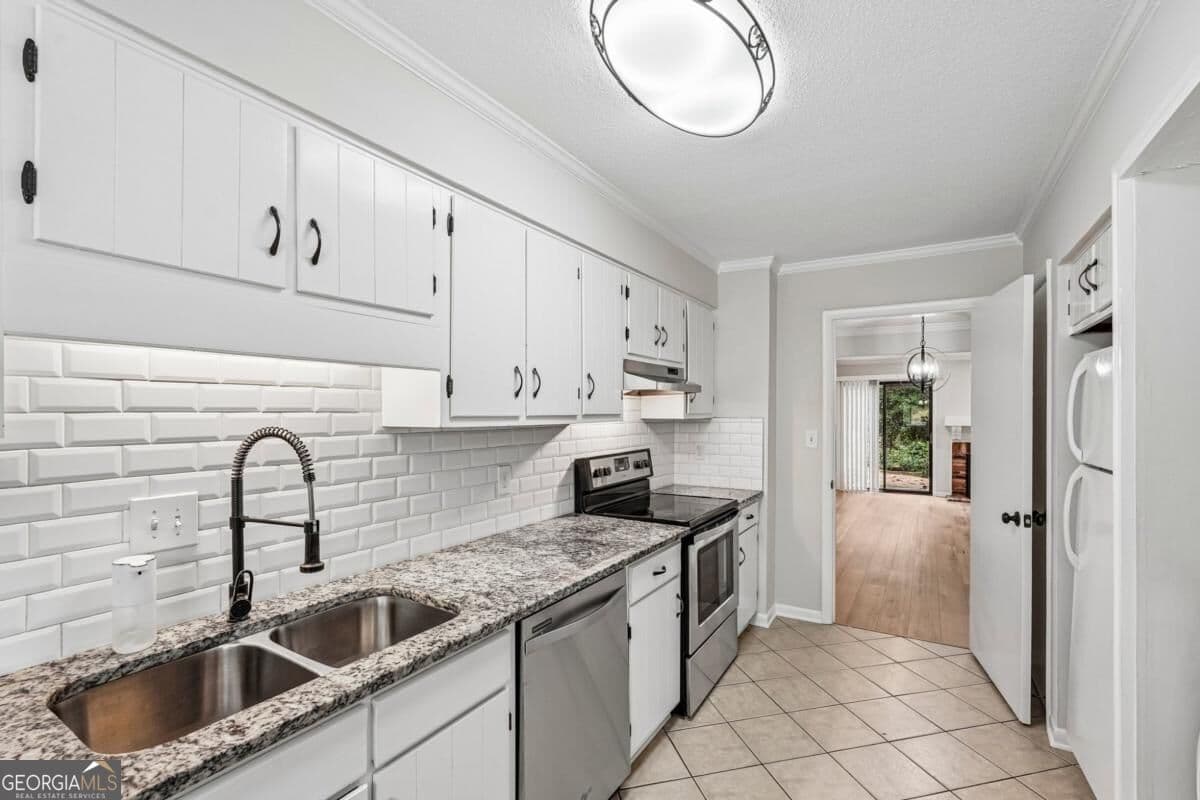 2 bedroom, 2 bathroom, 1,288 sq ft condominium for sale at 3509 Stonewall Place, Atlanta, GA 30339 — photo 9