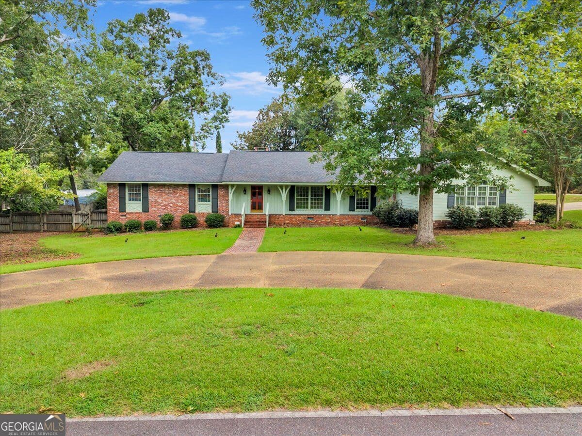 5 bedroom, 3.5 bathroom, 3,274 sq ft single family residence for sale at 201 Eckles Road, Americus, GA 31719