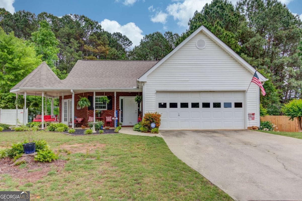 3 bedroom, 2 bathroom, 1,512 sq ft single family residence sold at 302 Greenleaf Court, Loganville, GA 30052