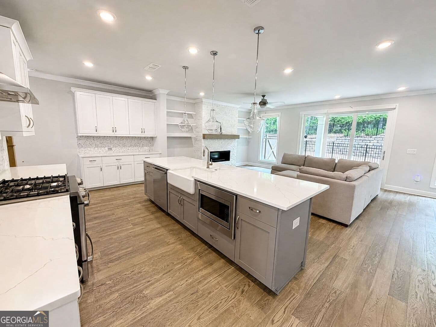 4 bedroom, 3.5 bathroom, 2,837 sq ft townhouse for sale at 417 Duncan Dene Drive, Johns Creek, GA 30022 — photo 3