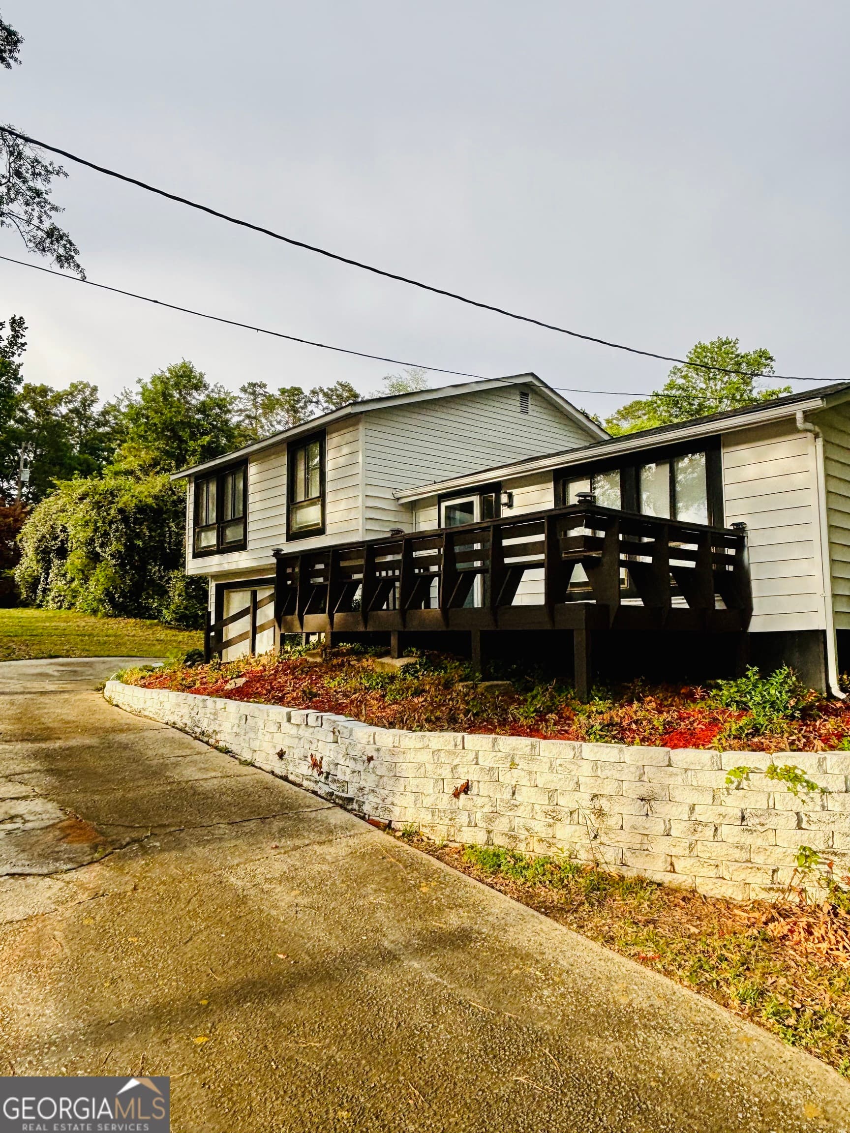 3 bedroom, 2 bathroom, 1,748 sq ft single family residence for sale at 121 Kings Ridge Drive, Peachtree City, GA 30269 — photo 3