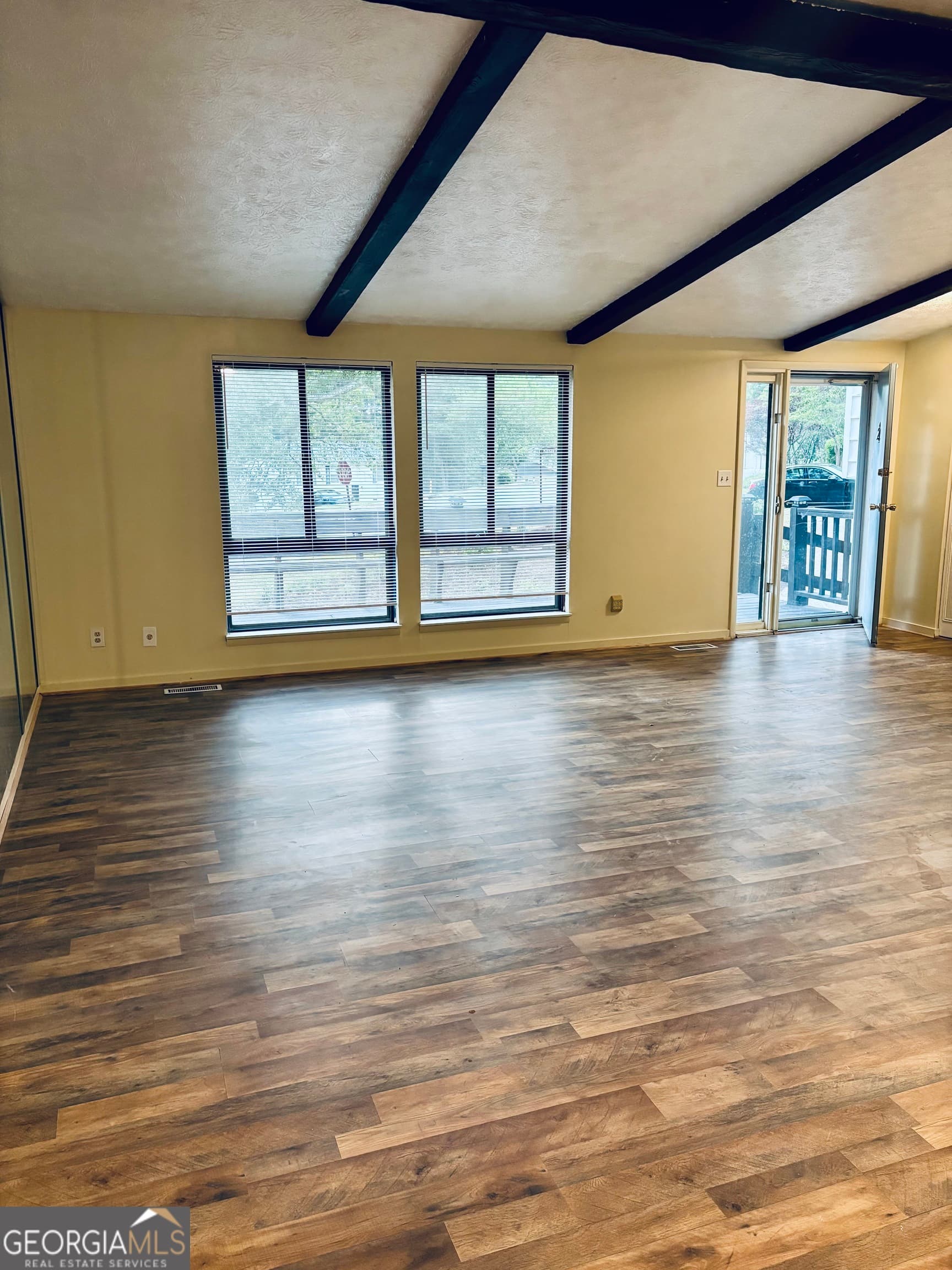 3 bedroom, 2 bathroom, 1,748 sq ft single family residence for sale at 121 Kings Ridge Drive, Peachtree City, GA 30269 — photo 9