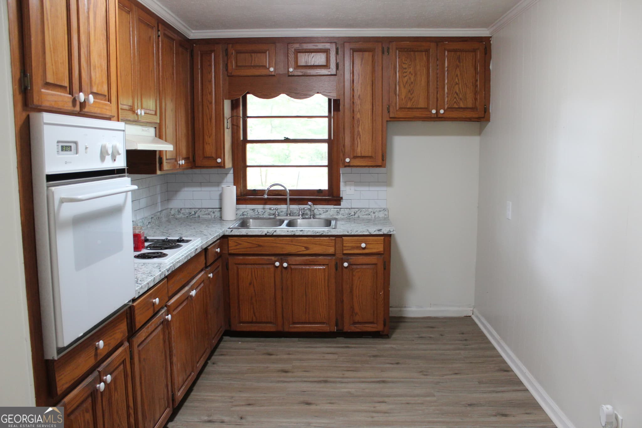 3 bedroom, 2 bathroom, 1,400 sq ft single family residence for sale at 154 Poplar Circle, Lagrange, GA 30241 — photo 3