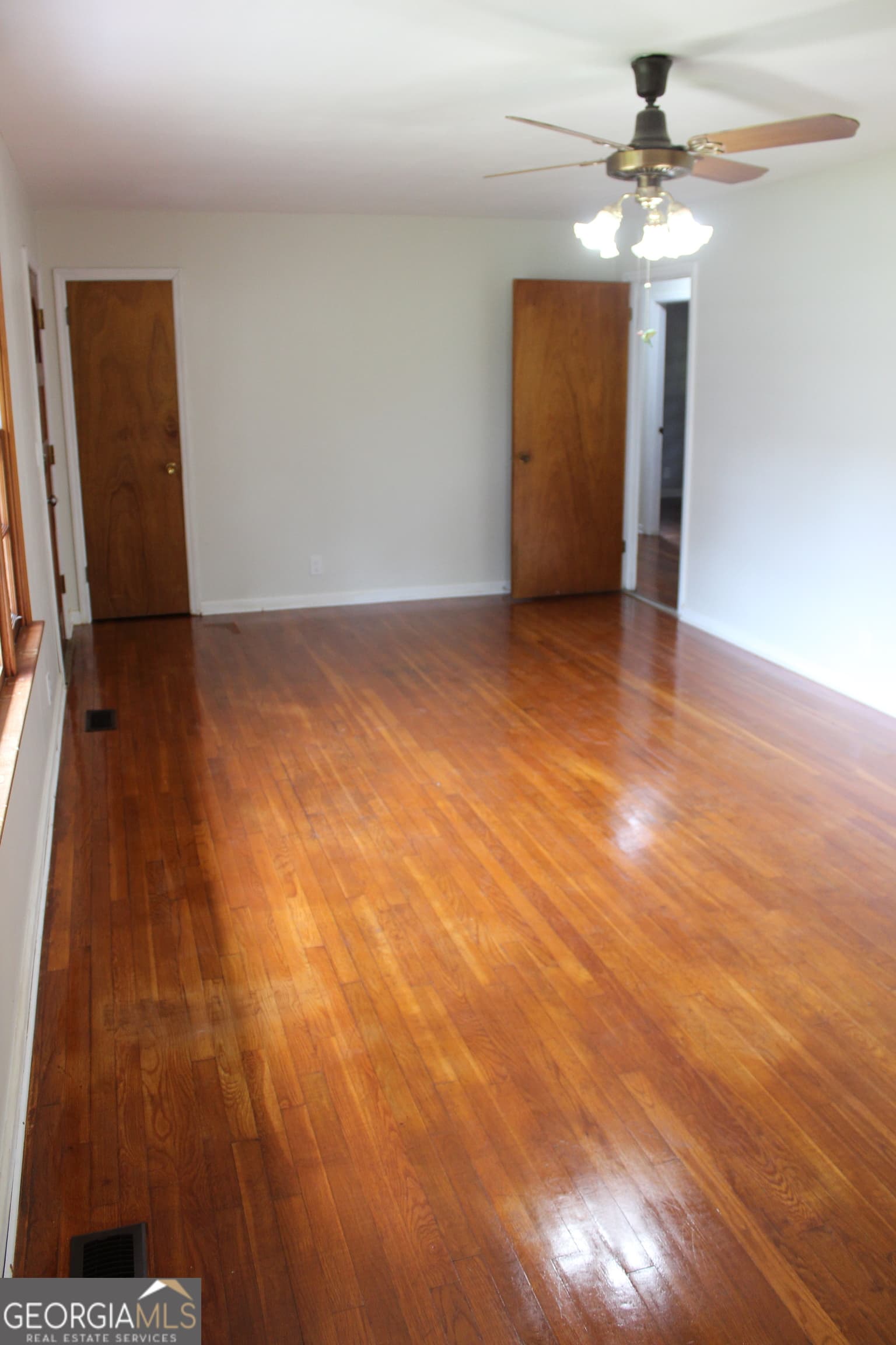 3 bedroom, 2 bathroom, 1,400 sq ft single family residence for sale at 154 Poplar Circle, Lagrange, GA 30241 — photo 5