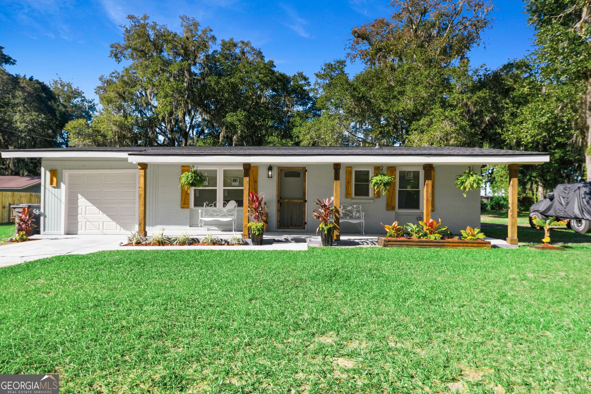 3 bedroom, 1 bathroom, 948 sq ft single family residence for sale at 135 Borrell Boulevard, Saint Marys, GA 31558 — photo 2