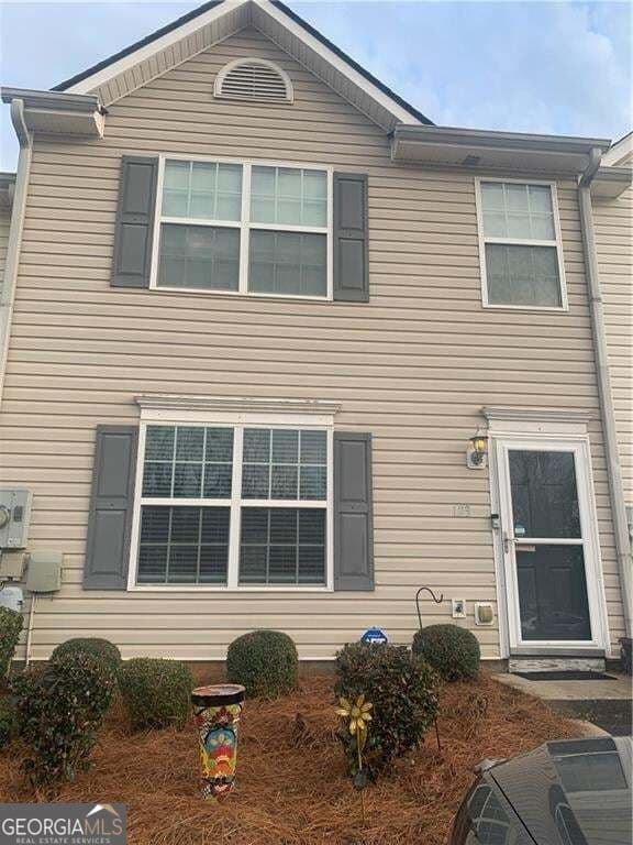 2 bedroom, 2.5 bathroom, 1,280 sq ft townhouse for sale at 123 Chastain Circle, Newnan, GA 30263 — photo 1 of 8