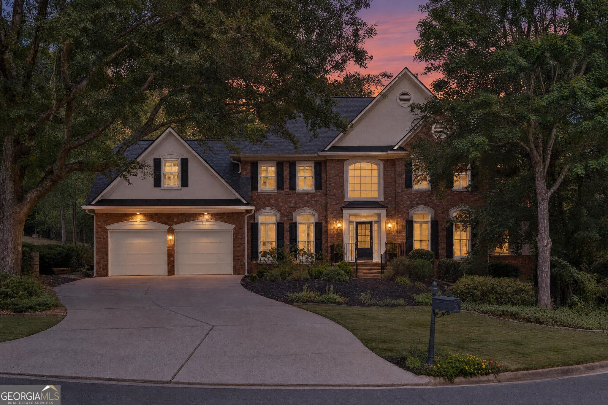 5 bedroom, 4.5 bathroom, 5,373 sq ft single family residence for sale at 3955 Inverness Crossing, Roswell, GA 30075 — photo 1 of 74