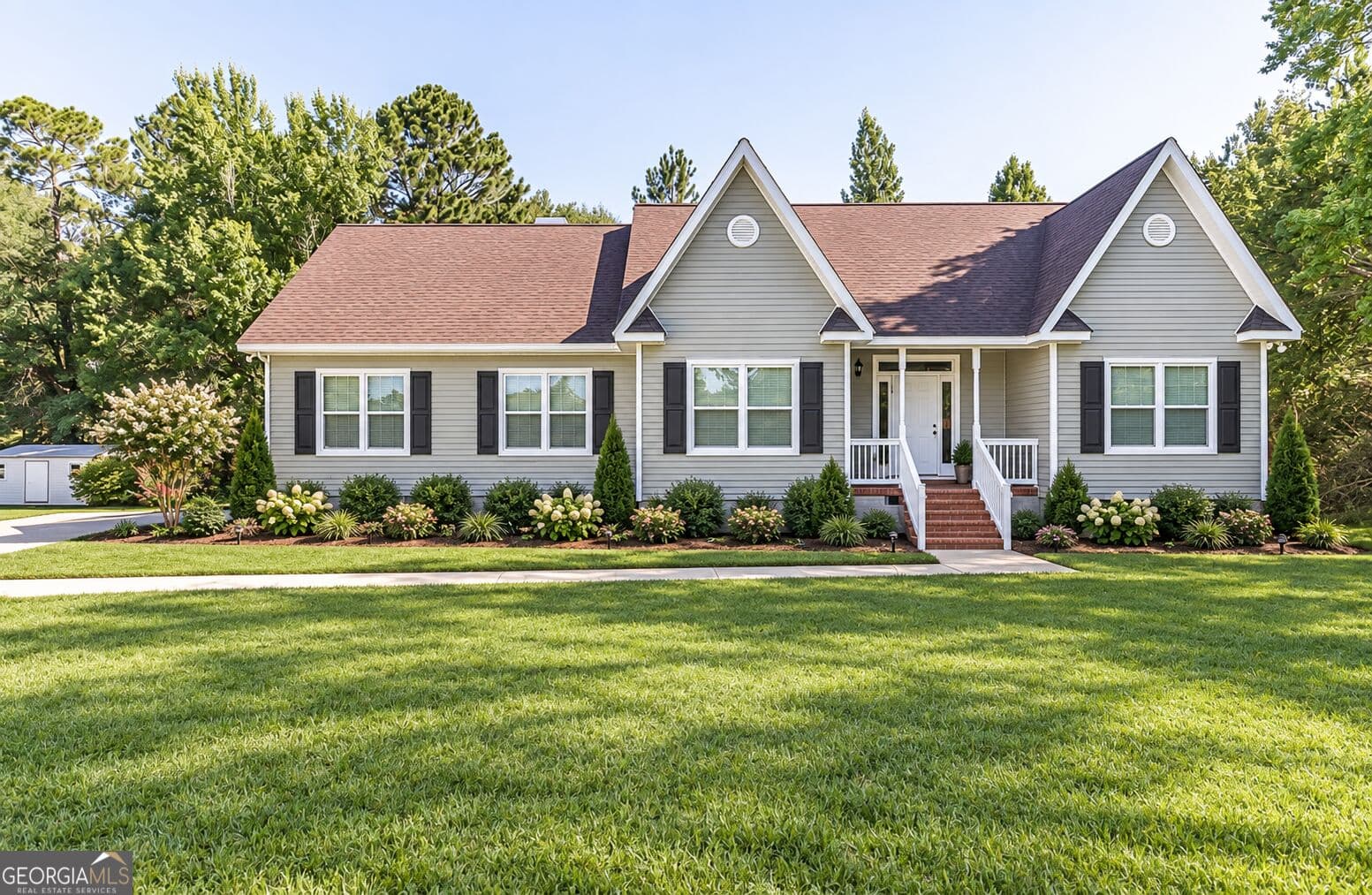4 bedroom, 4 bathroom, 3,044 sq ft single family residence for sale at 217 Cedar Lake Circle, Cordele, GA 31015