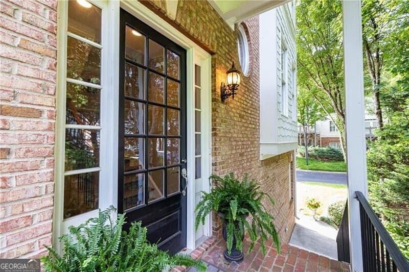 3 bedroom, 3.5 bathroom, 3,159 sq ft townhouse for sale at 5492 Glenridge Drive 524, Atlanta, GA 30342 — photo 5