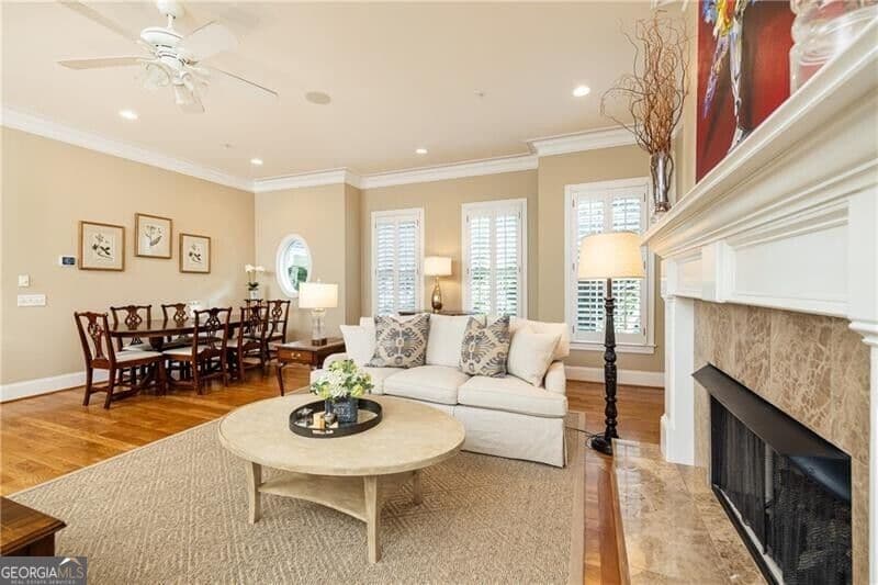 3 bedroom, 3.5 bathroom, 3,159 sq ft townhouse for sale at 5492 Glenridge Drive 524, Atlanta, GA 30342 — photo 9