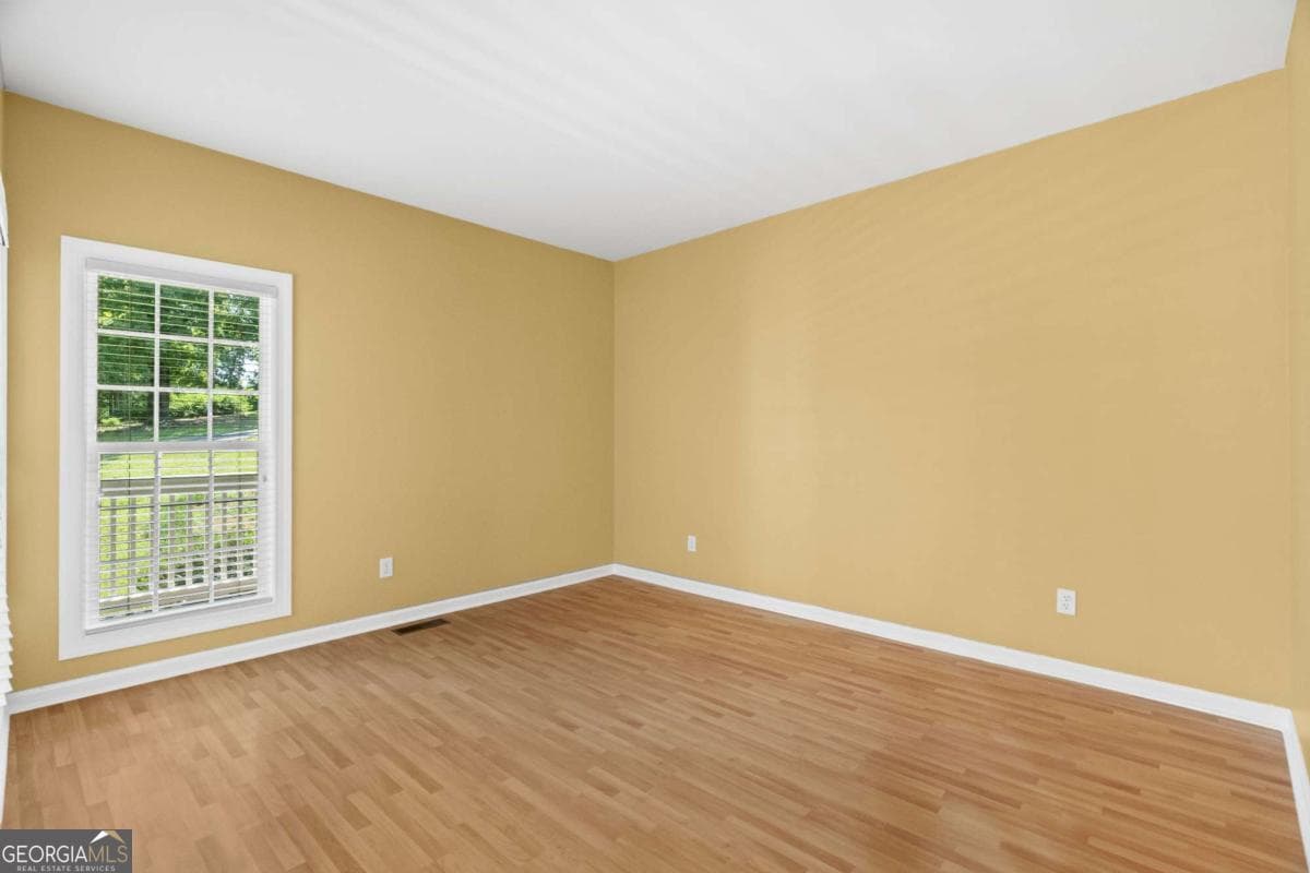 4 bedroom, 2.5 bathroom, 2,436 sq ft single family residence for sale at 185 Thornwood Drive, Calhoun, GA 30701 — photo 10