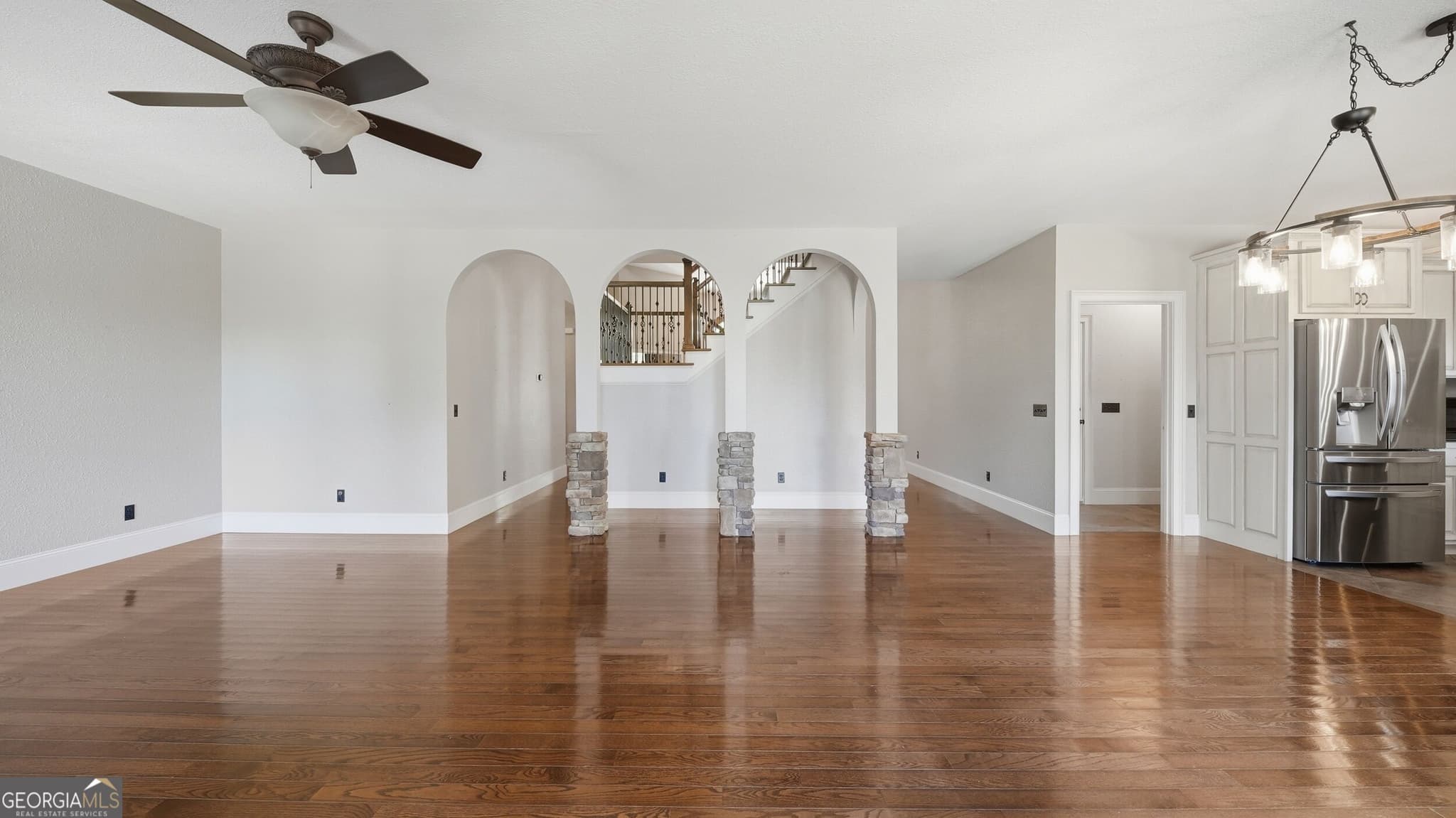 5 bedroom, 5.5 bathroom, 4,976 sq ft single family residence for sale at 201 Lake Hills Place, Trenton, GA 30752 — photo 6