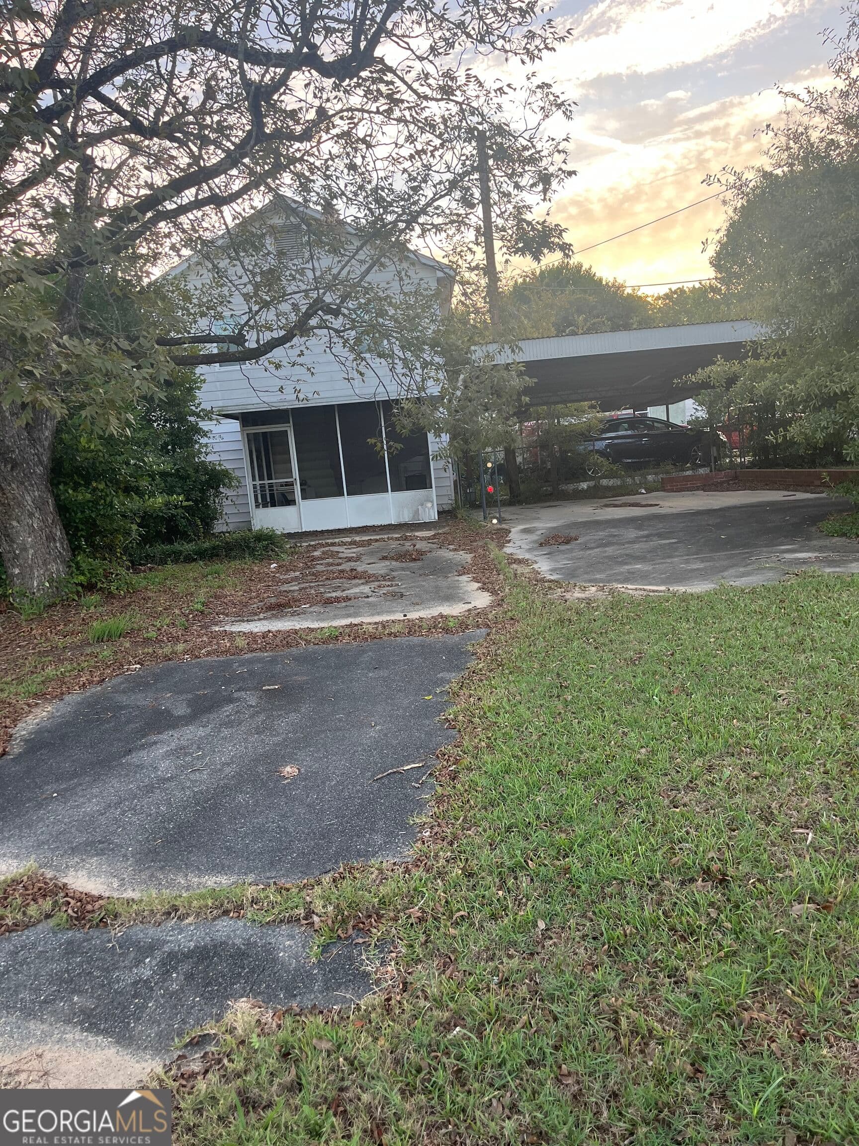 3 bedroom, 2 bathroom, 1,817 sq ft single family residence for sale at 3284 Houston Avenue, Macon, GA 31206 — photo 2