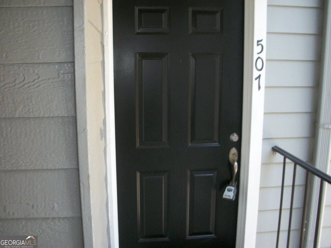 1 bedroom, 1 bathroom, 629 sq ft condominium sold at 207 Granville Court, Sandy Springs, GA 30328
