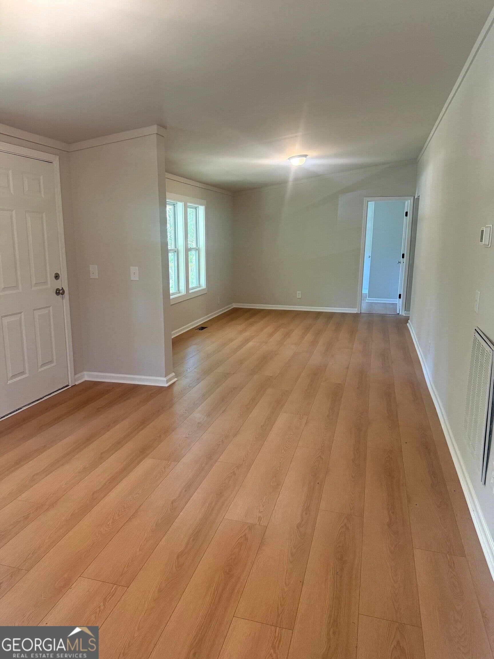 3 bedroom, 2 bathroom, 1,250 sq ft manufactured home,single family residence for sale at 1340 Lake Sinclair Drive, Sparta, GA 31087 — photo 4