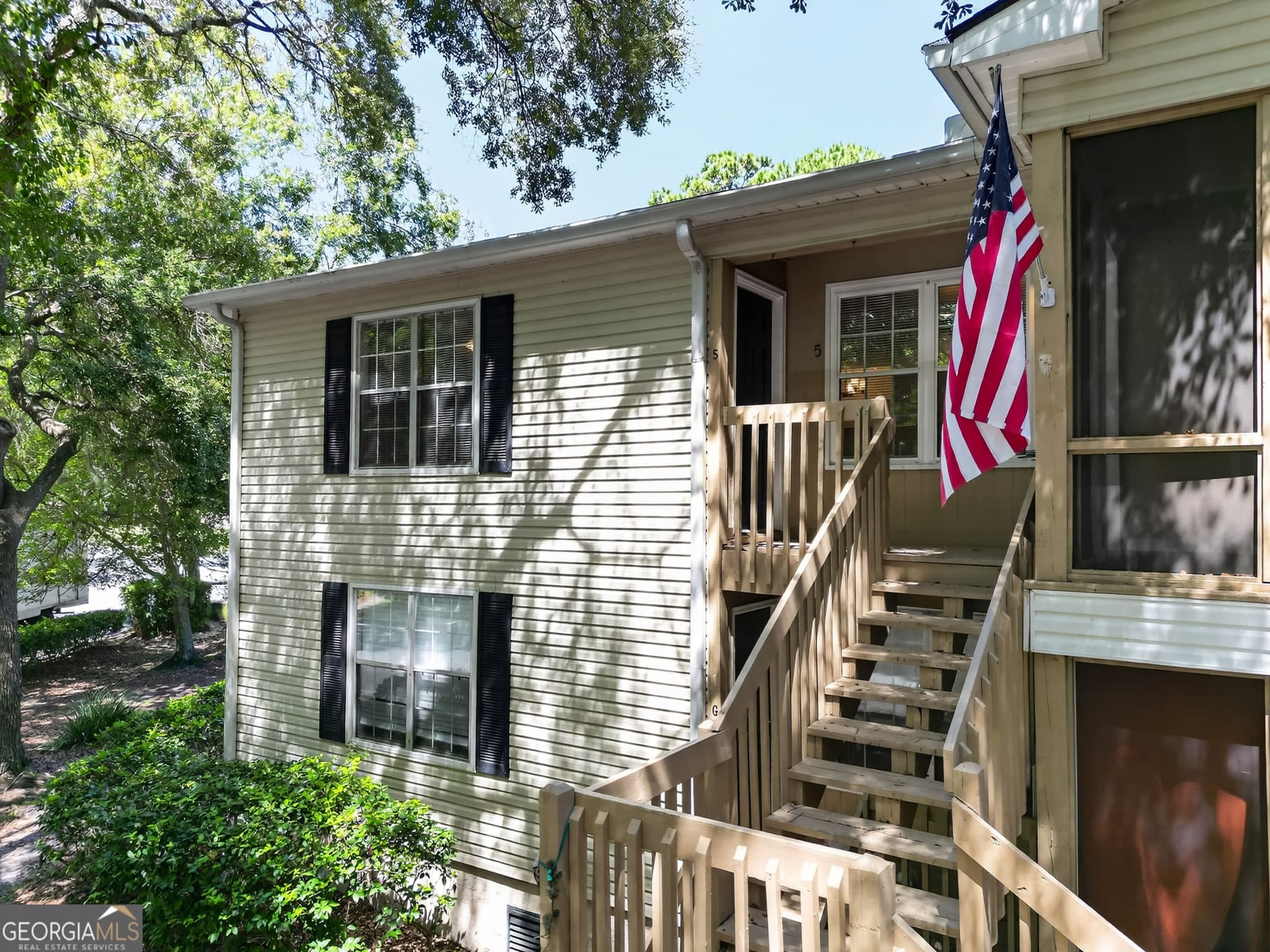 2 bedroom, 2 bathroom, 900 sq ft condominium for sale at 401 N CROMWELL Road 5G, Savannah, GA 31410 — photo 2