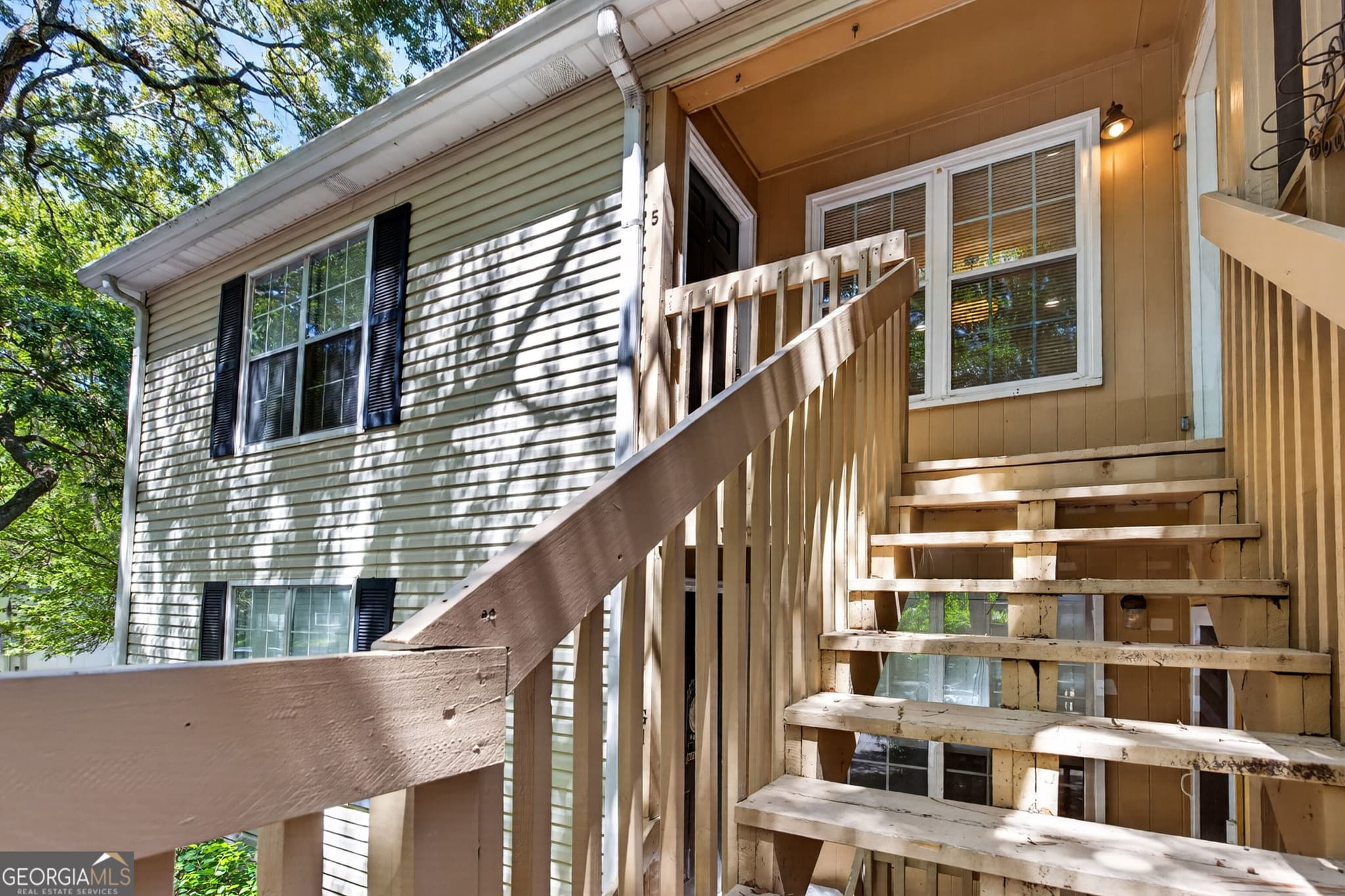 2 bedroom, 2 bathroom, 900 sq ft condominium for sale at 401 N CROMWELL Road 5G, Savannah, GA 31410 — photo 3