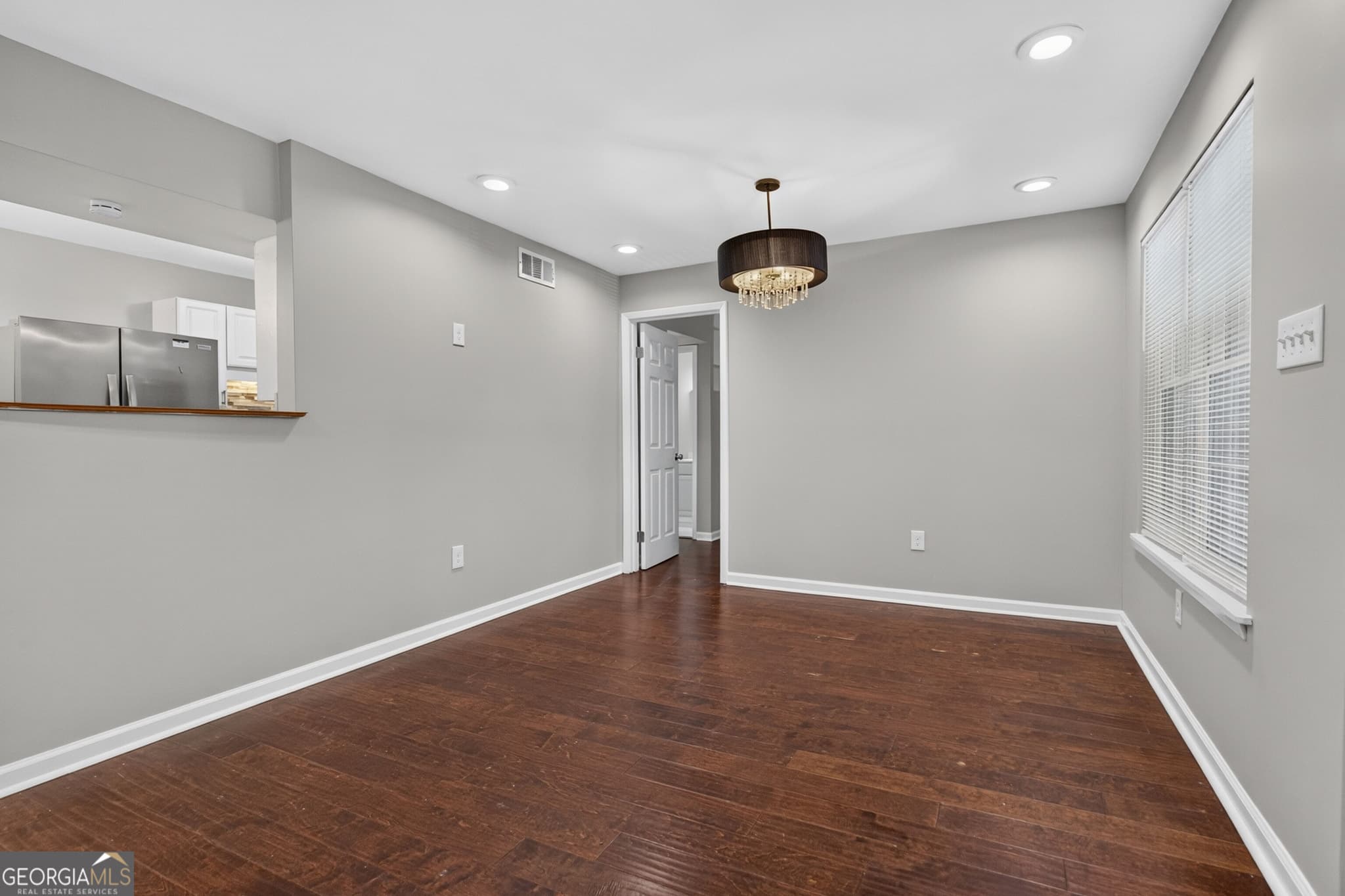 2 bedroom, 2 bathroom, 900 sq ft condominium for sale at 401 N CROMWELL Road 5G, Savannah, GA 31410 — photo 9