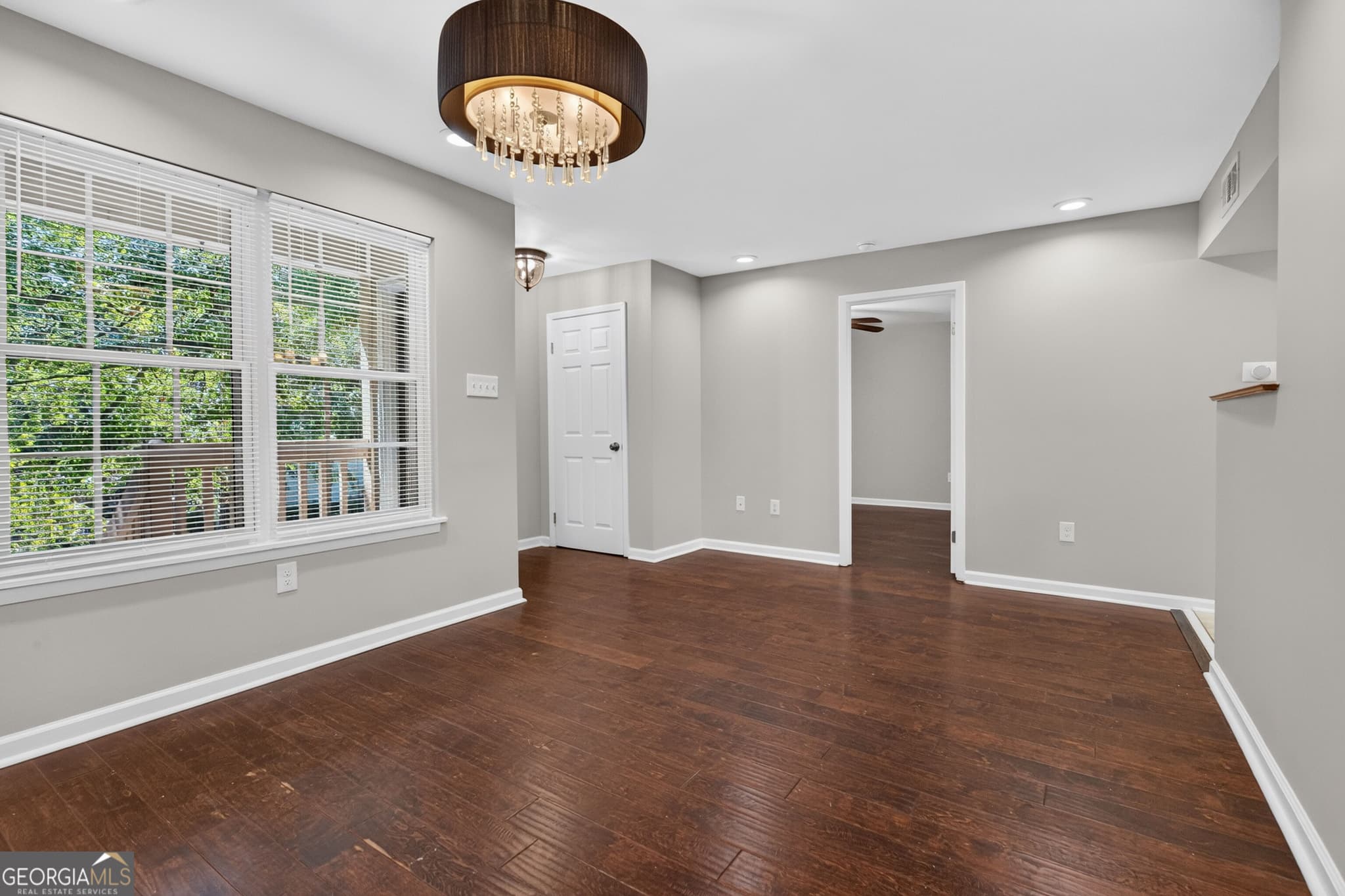 2 bedroom, 2 bathroom, 900 sq ft condominium for sale at 401 N CROMWELL Road 5G, Savannah, GA 31410 — photo 10