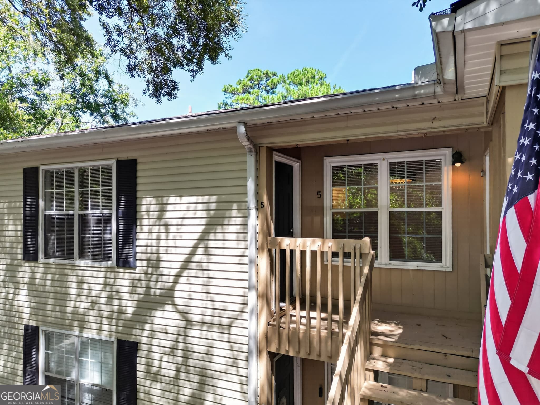 2 bedroom, 2 bathroom, 900 sq ft condominium for sale at 401 N CROMWELL Road 5G, Savannah, GA 31410 — photo 4