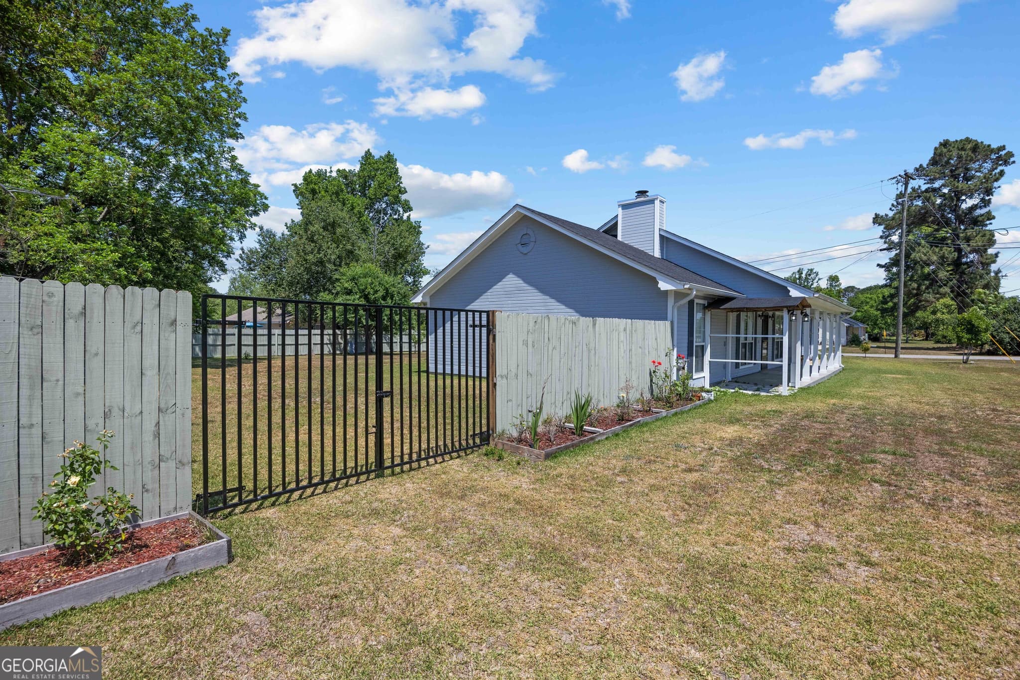 3 bedroom, 2 bathroom, 1,972 sq ft single family residence for sale at 3939 Cat Creek Road, Valdosta, GA 31605 — photo 2